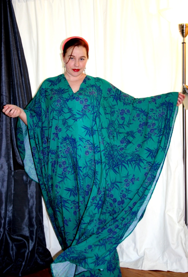 The finished caftan without the belt is quite elegant, just hinting at the shape underneath.